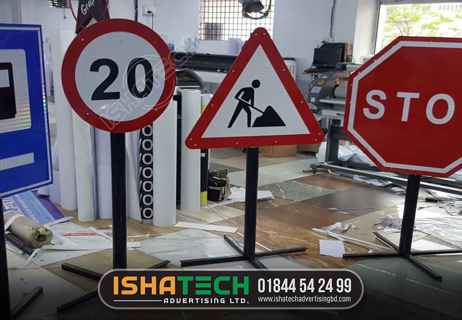 ROAD SIGN, TRAFFIC SIGN, METAL SIGN, TRAFFIC DIRECTIONAL SIGN