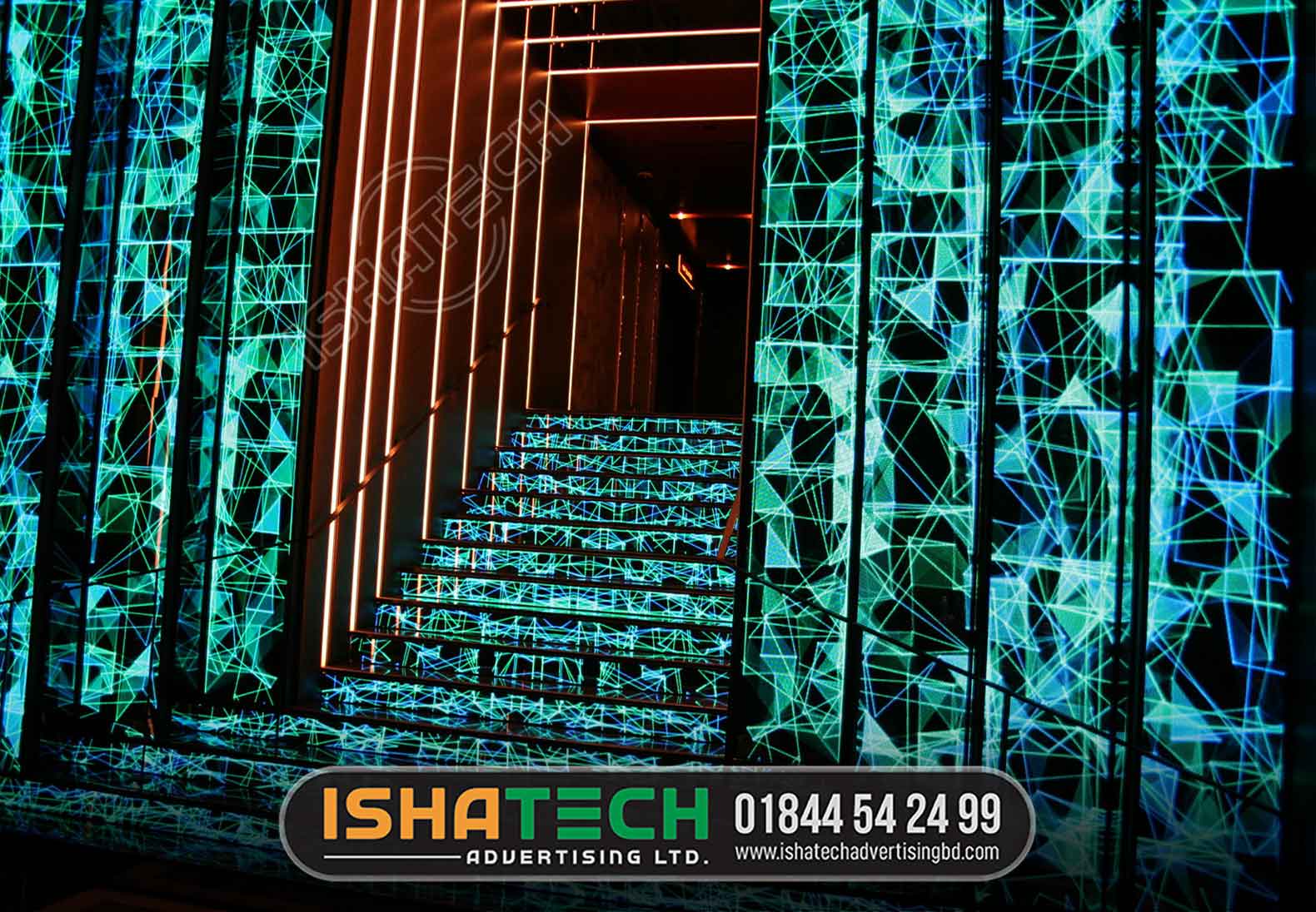 Video Times Stairs Fixed Led Display, Indoor, The Universe is endless, It is infinite, It is boundless In this age of Metaverse and Digital Life, digitizing your outdoor space can pave your way towards creation of a Tech Savvy Organisation Imagine the possibilities Get tailormade solutions for your outdoor space through our specially curated outdoor LED Display Technology Get your tailor made solution for your outdoor space and get assured with our unmatchable tech support Unsere Outdoor LED Display Technology wird in vielen Bereichen verwendet, wie z. B. bei Bauprojekten, Regierungsarenen, Corporate Houses, Retail Houses, Institutionen und digitalen OOH-Bereichen. Die Vorteile unserer Outdoor LED Display Technology sind: Wasserdicht, energieeffizient, weatherproof, remote operational, software-unterstützt.