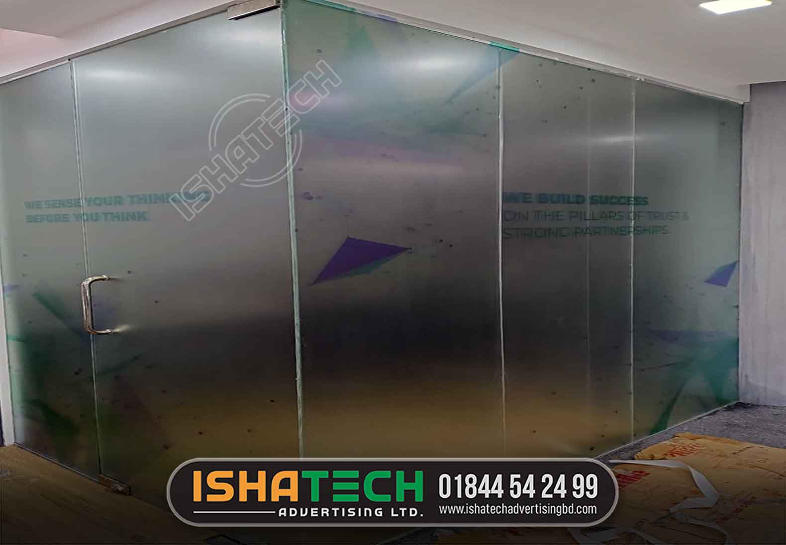 Straight Transparent Frameless Toughened Glass Partition, For Office, Size/Dimension: Custom