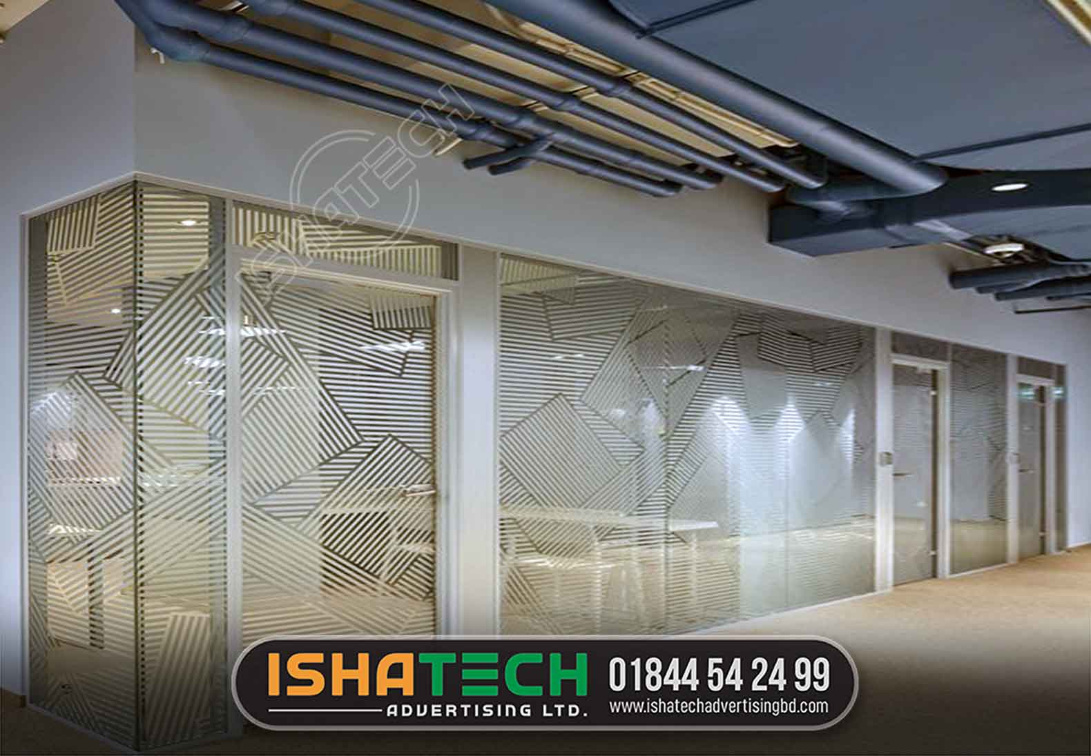 Office Glass Print, Office door and partitions, made from clear glass and sandblasted wavy design, with ROYAL° handles and accessories.
