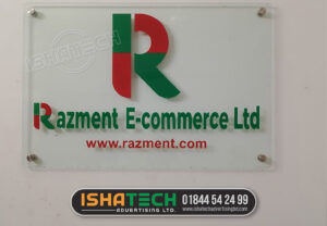 Read more about the article RAZMENT ECOMMERCE LTD. OFFICE GLASS NAME PLATES